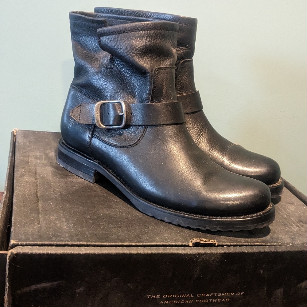Frye Veronica Bootie size 11 Black